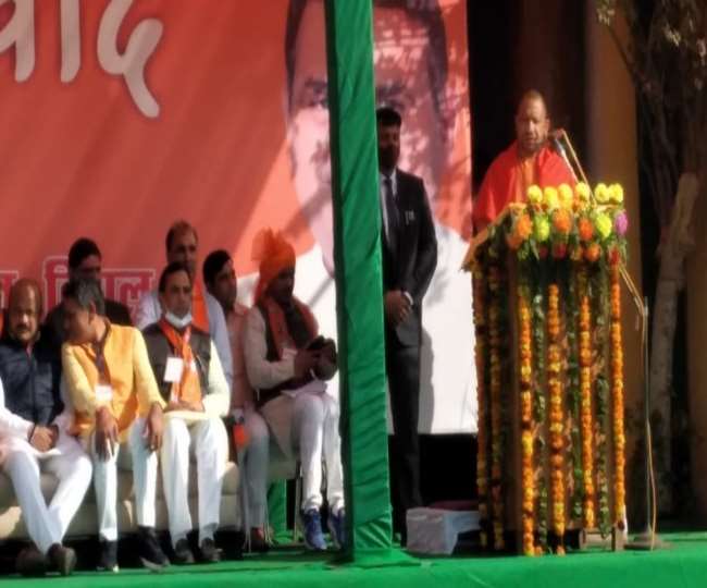 बागपत में बोले सीएम योगी-सपा राज में व्यापारी और नौजवानों का हुआ पलायन