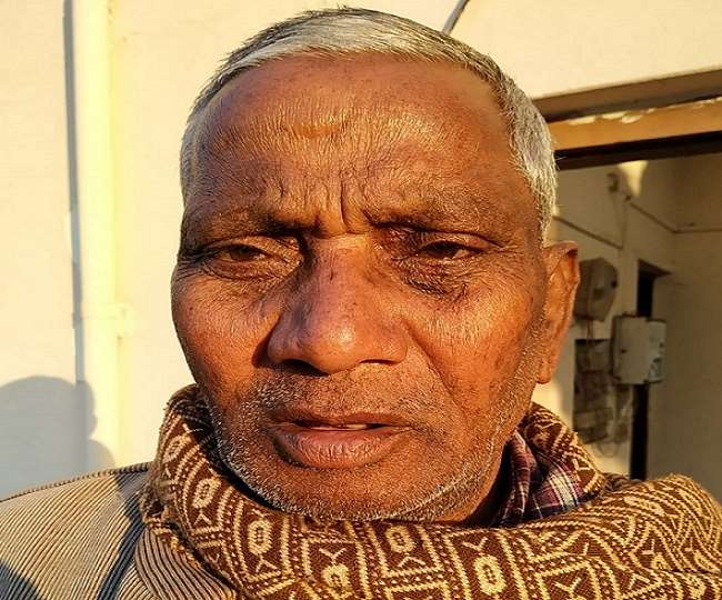 फतेहपुर में दिनदहाड़े टप्पेबाजी, सेवानिवृत्त सिविल कोर्ट कर्मी के स्कूटी की डिक्की से उड़ाए 2 लाख, कैमरे में कैद