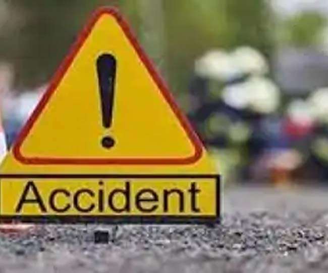 अररिया: बौरिया पुल पर बाइक-ट्रक में टक्कर, महिला की मौत, विरोध में रोड जाम