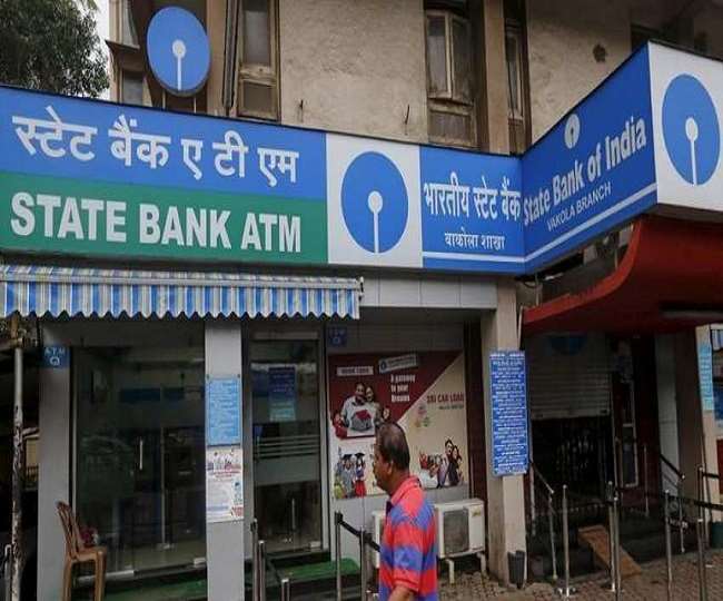 गर्भवती बैंकरों की फिटनेस पर SBI लाया ऊटपटांग नियम, आ गया महिला आयोग का नोटिस