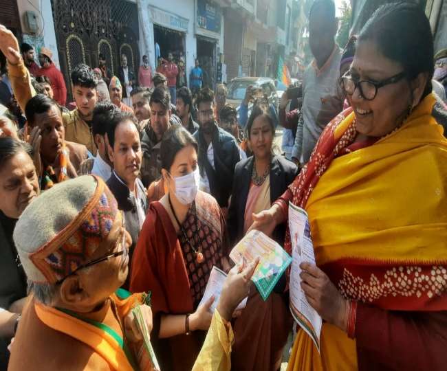 UP Election 2022: मेरठ में स्मृति ईरानी बोलीं-धमकी देने वाले सपा नेता को अब जनता देख लेगी