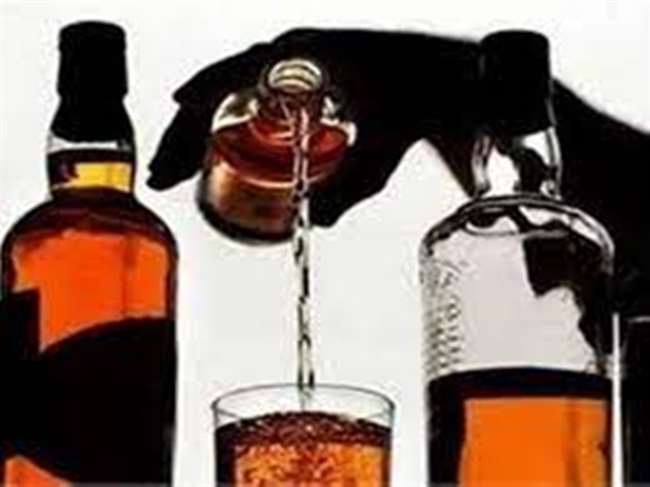 जहरीली शराब प्रकरण : घटने की बजाय बढ़ गया शराब का इस्तेमाल, देसी में 25 प्रतिशत की बढ़ोतरी