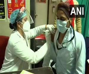 टीके की उपलब्धता बन रही बड़ा संकट, केंद्र के आंकड़ों में भी झलक रही है डोज की कमी।