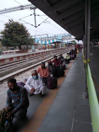 शाहजहांपुर रेलवे स्टेशन पर उतारे गए 199 श्रमिक