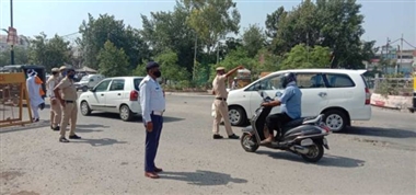 कोरोना आपदा में रक्तदान करना सराहनीय कार्य : प्रो. आनंद कुमार