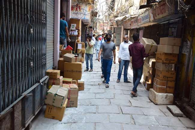 चीन पर निर्भरता कम करने को वाराणसी में फार्मा कंपनियों को चाहिए राहत, अप्रैल में 888 करोड़ का कारोबार