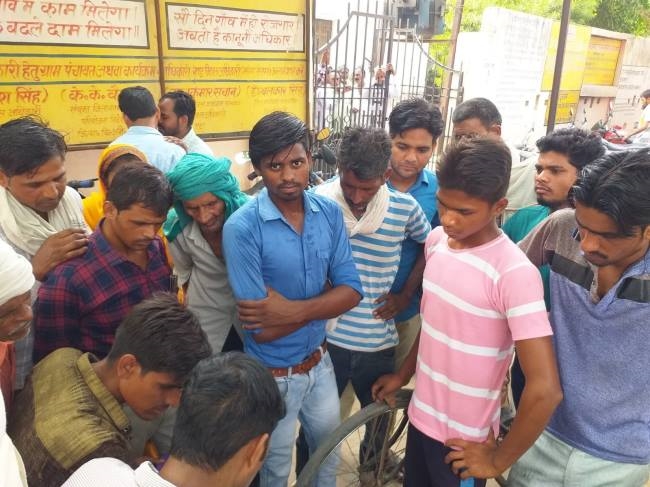 आटो में मैक्स ने मारी टक्कर, यात्री की मौत