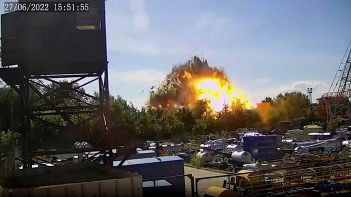 Russia Ukraine War: यूक्रेन युद्ध में रूस का साथ देने वाली 36 पाकिस्तानी और चीनी कंपनियों को अमेरिका ने किया ब्लैक लिस्ट