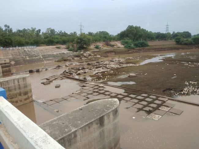 घग्घर से सिरसा की नहरों को ही मिलेगा पानी, राजस्थान की निकासी के फाटक बंद
