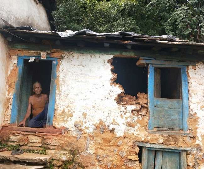 बागेश्वर में भारी बारिश से पांच मकान ध्वस्त, 18 लोग बेघर, 11 सड़कों पर मलबा आने से आवागमन ठप