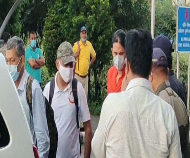 CBI ने आनंद गिरि के आश्रम पहुंचकर की पड़ताल, श्रीमहंत नरेंद्र गिरि की मौत मामले की हो रही जांच