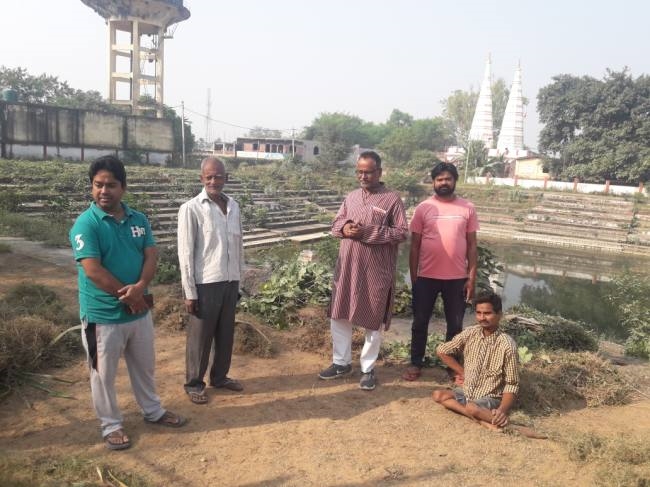 हुसैनाबाद में छठ पोखरा व घाट की सफाई शुरू