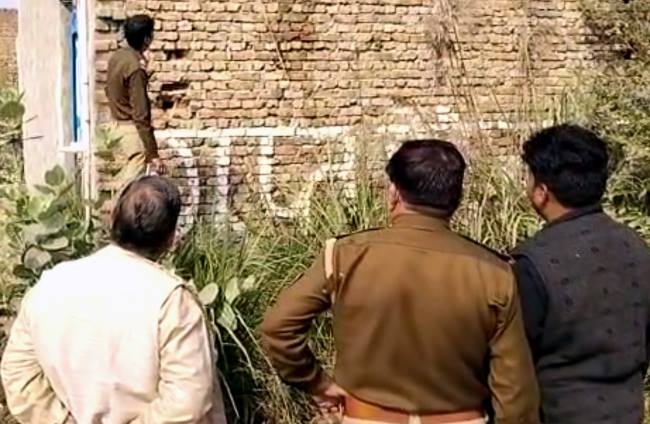 सीताराम मार्केट में गिलट की
दुकान से बीस लाख की चोरी