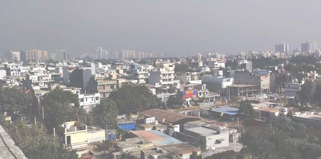 सोमवार को एक्यूआइ फिर पहुंचा 400 पार