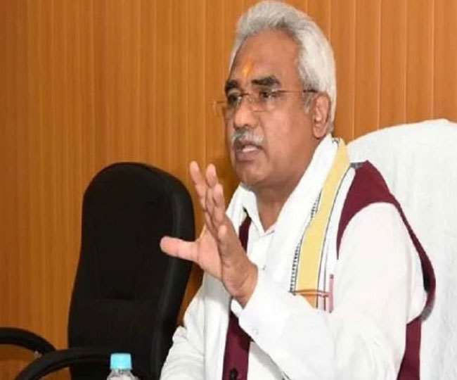 सत्ता के गलियारे से: अपने नेताओं को बुलाने से कतराती है कांग्रेस