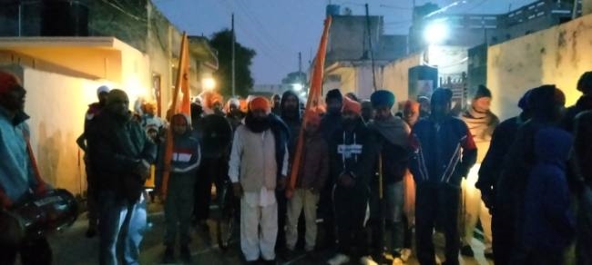 प्रभातफेरी में संगत के लिए लगाए लंगर
