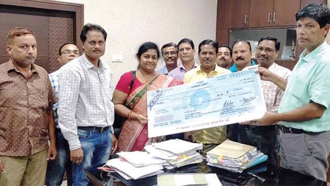 जिला शिक्षा विभाग ने की फणि प्रभावितों की सहायता