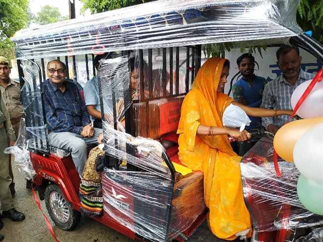 महिला सशक्तीकरण की मिसाल बनेंगी लक्ष्मी, खुद चलाएंगी ई-रिक्शा