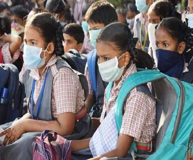 School Reopen in UP: एक सितंबर से प्राइमरी स्कूलों के साथ ही खोले जाएंगे मदरसे, स्कूलों में चलेंगी कक्षाएं