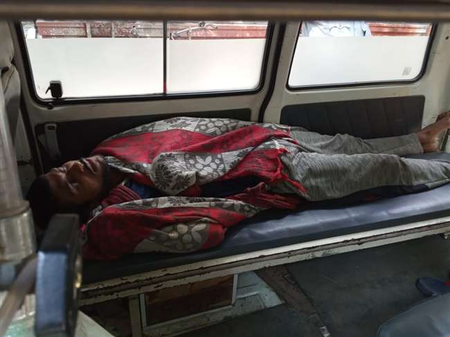 बीएचयू में छात्रसंघ बहाली के लिए भूख हड़ताल पर बैठे छात्र की तबियत खराब, अस्पताल में भर्ती