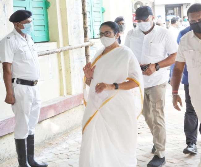 Bengal Election: तीनों सीटों पर मतदान संपन्न, भवानीपुर में 53 फीसद, जंगीपुर में 76.12 व व शमशेरगंज में 78.60 फीसद पड़े वोट