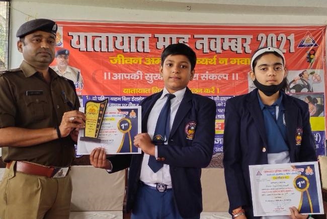 प्रश्नोत्तरी में कशिश व अर्जुन सिंह ने मारी बाजी