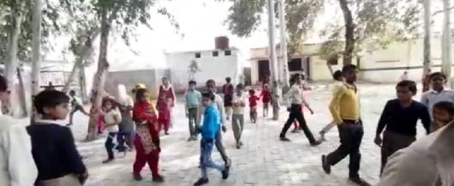 सरकारी रजिस्टरों में पक रहा मासूमों का निवाला
