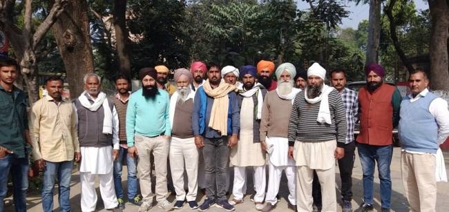 हरियाणा के किसानों ने जमीन पर कब्जा करने व फसल नष्ट करने का लगाया आरोप