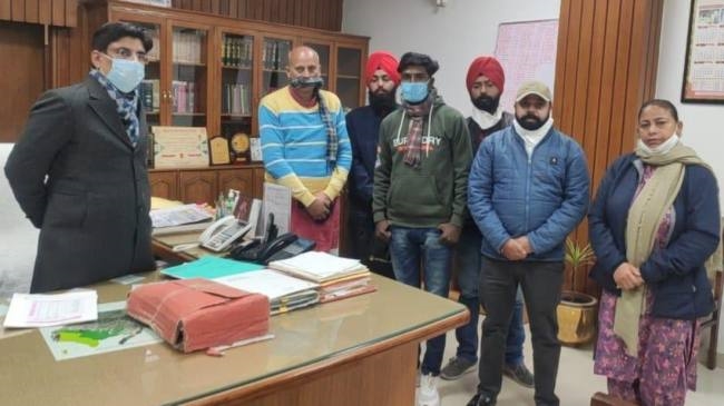 चिह्नित गांवों में प्राथमिकता से कराएं काम : मुकुल कुमार