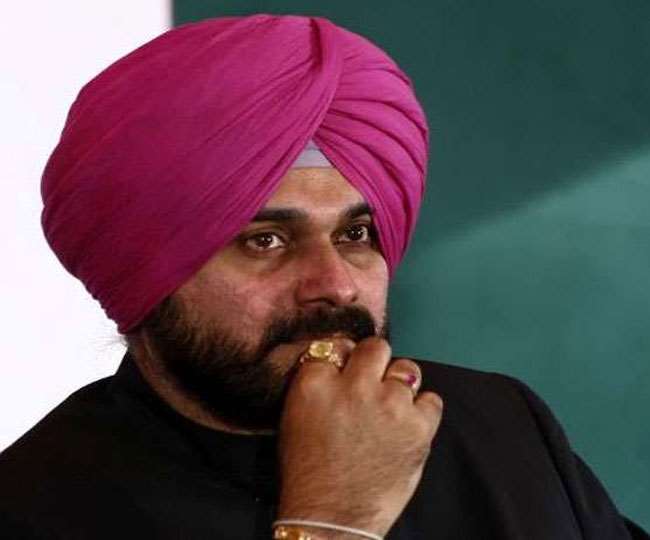 धार्मिक शाल ओढ़कर विवाद फंसने के बाद नवजोत सिद्धू ने माफी मांगी, ट्वीट कर जताया खेद