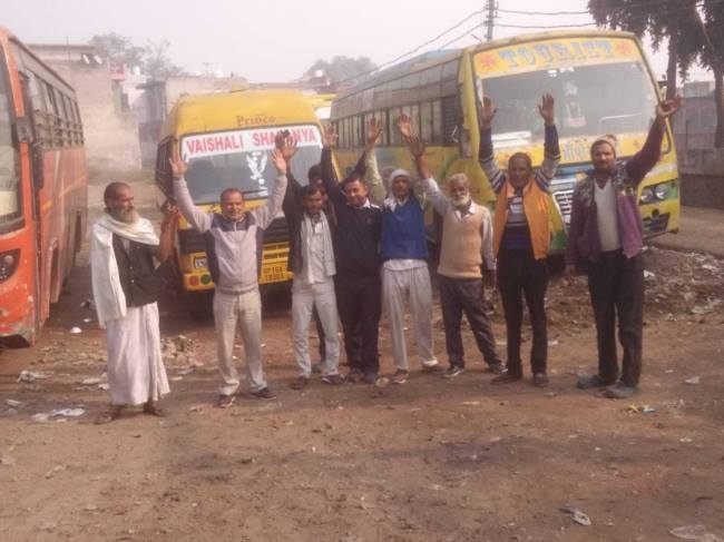 इगलास रोड पर तीन दिन से बंद है बसों का संचालन, यात्री परेशान