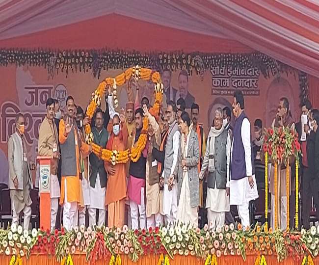 महराजगंज में बोले सीएम योगी, रामभक्तों पर गोली चलवाने वाले नहीं बनवा सकते राम मंदिर