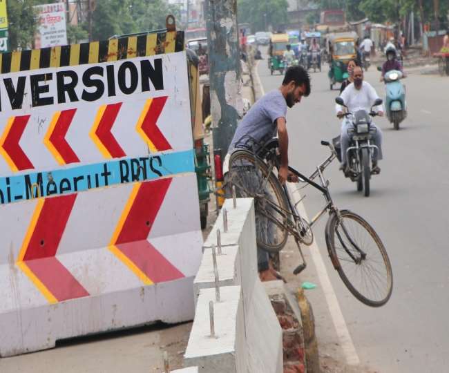 Route Diversion: मेरठ में लाकडाउन के चलते जाम से कुछ राहत, सभी बसें परतापुर बाइपास से निकालीं