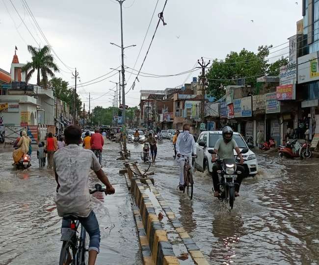 Haryana Monsoon News: हरियाणा में हिसार समेत कई जिलों में हल्की तेज बारिश, जानें आगे रहेगा क्या
