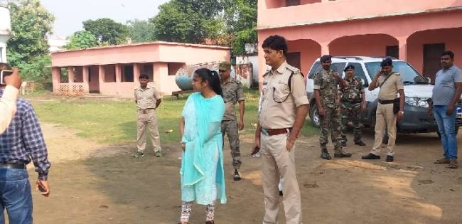 डीसी-एसपी ने किया बूथों का भौतिक निरीक्षण