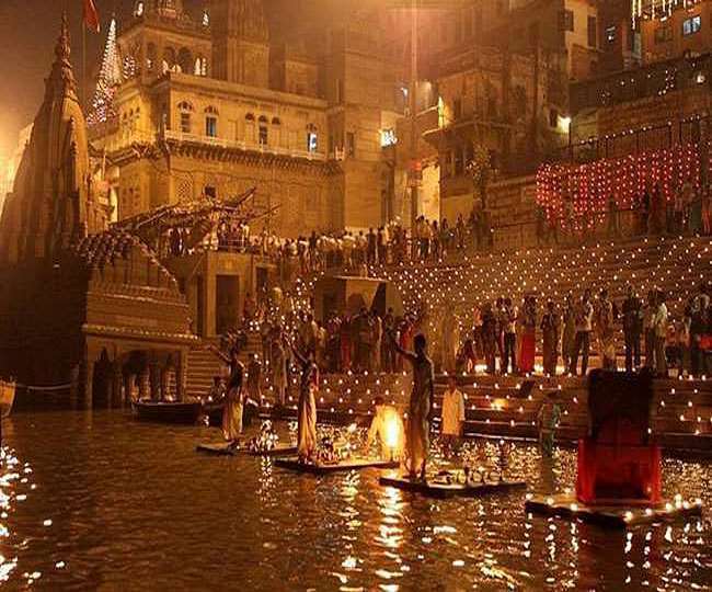 IRCTC Tour Package: इन छुट्टियों में करें वाराणसी सहित इन तीन धार्मिक स्थलों की सैर, IRCTC लेकर आया है यह टूर पैकेज