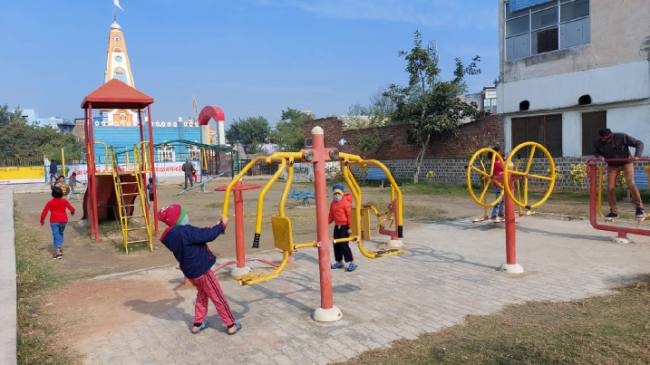 सुबह-शाम कंपकंपाती ठंड तो दोपहर में खिली धूप से मिली राहत