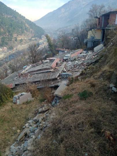 मुआवजे के लिए भटक रहे फोरलेन प्रभावित