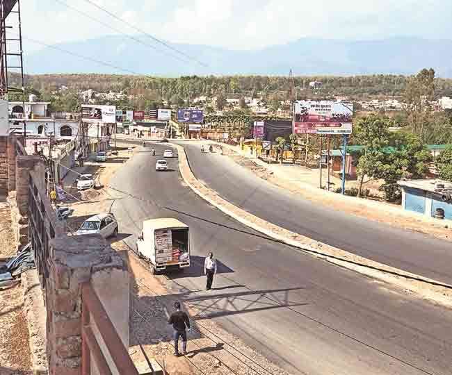 Year Ender 2021: सड़कों पर सरपट दौड़ने को तैयार शहरी विकास का ख्वाब