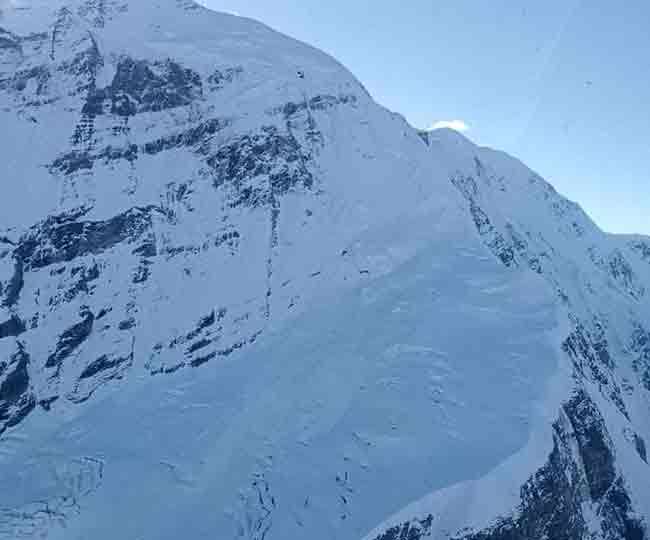 Year Ender 2021: माउंट त्रिशूल में आए एवलांच की चपेट में आया था नौसेना के पर्वतारोही दल