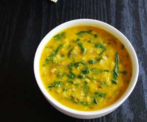 लंच का टेस्टी और हेल्दी ऑप्शन है 'पालक-मिर्चवाली दाल'