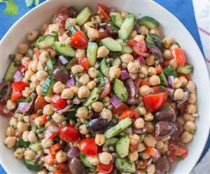 काबुली चने से बना ये 'मेडिटेरियन सैलेड' है स्वाद में लाजवाब और बनाने में आसान