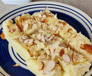 Chaitra Navratri 2021: व्रत में झटपट से तैयार होने वाली बहुत ही टेस्टी मिठाई है 'दूध बर्फी'