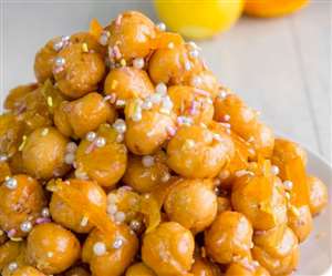 फेस्टिवल पर बनाने के लिए बहुत ही बेहतरीन मिठाई है 'स्ट्रूफोली'