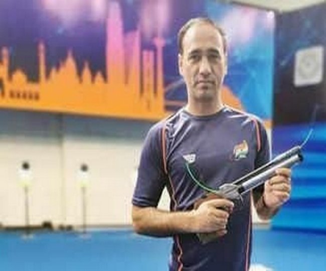 सिंहराज अधाना ने भी दो पदक झटके