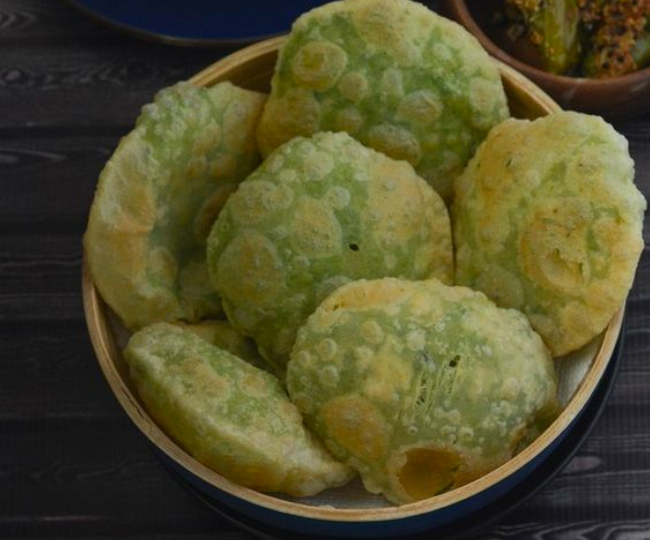 हरियाली कचौड़ी (Pic credit- maayeka/Pinterest)