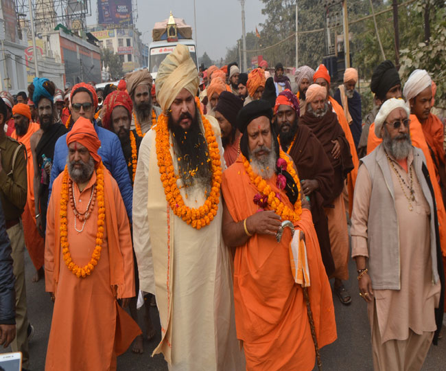 //www.jagranimages.com/images/panchayati-akhada-bada-udas_2019_1_15_165451_s.jpg