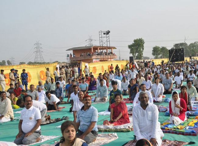 तस्वीरों में देखें... नालंदा में बाबा रामदेव के योग शिविर का उद्घाटन, उमड़ी भीड़