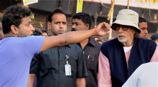 पिकु के लिए अमिताभ पहुंचे कोलकाता