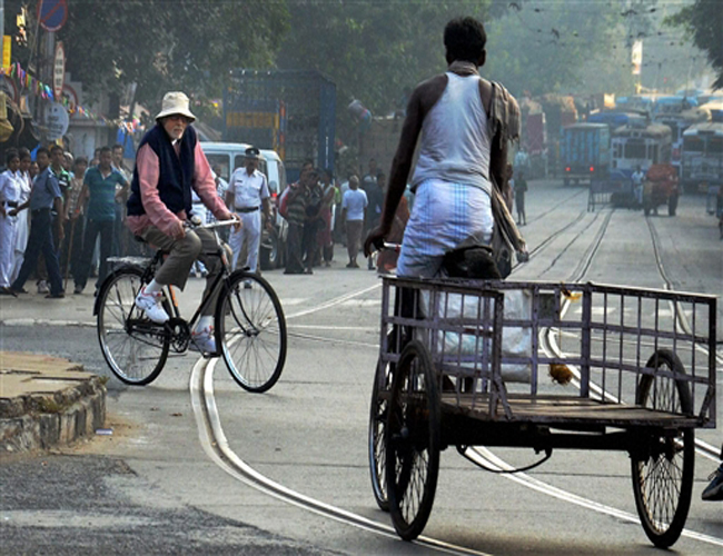 पिकु के लिए अमिताभ पहुंचे कोलकाता